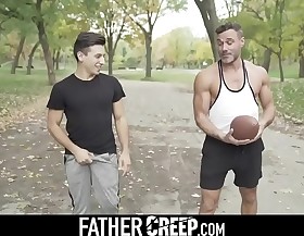 Big cock creep muscle cur‚ unloads alongside teen boy's tender asshole-fathercreep com