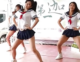 The classmate’s skirt was changed too short, so report to the discipline office after dancing (Ting Wei, Xuanxuan, pat)
