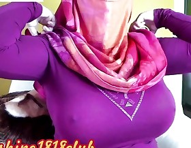 Arabic Qatar busty mummy webcams voice-over 11.29