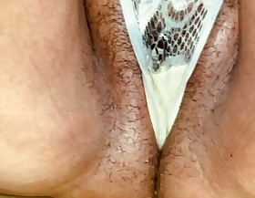 watch my hairy pussy pissing