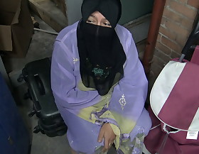 Caught a muslim refugee in my moms dungeon space - she let me fuck her asshole