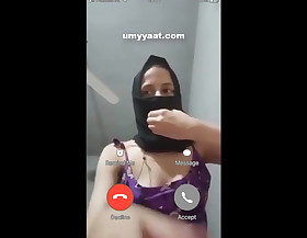 Egyptian Arab chick gets cumshot, 18