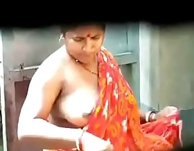indian bhabi hot boobs caught by hidden cam