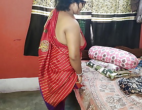 Sexy gorgeous Indian mama  sruti spread her pussy in her bedroom