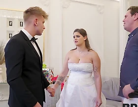 Taylee Wood In Bbw Bride Decided To Cheat On Her Fiance Forwards The Wedding