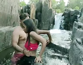 Indian Open-air Dating sex with Legal age teenager Girlfriend! Best Viral Sex