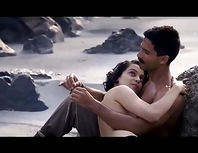 Kangana Ranaut Topless nude scene