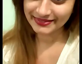 Hot Soul Girlfriend Exposing Brobdingnagian Tits Cleave to People