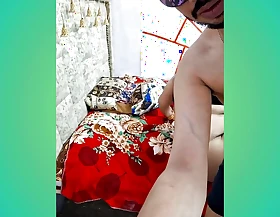 Desi Bhabhi Ki Chut Ke Baal Ki Safai Ki Randi Biwi Original Audio