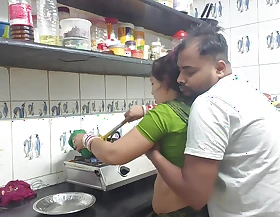 Bihari hot saree wali bhabhi fucking with her devar nigh kitchen room