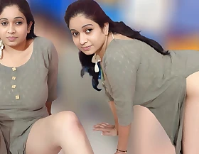 Malkin Ki Taking Ladki Chud Gyi Kirayedar Ladke Ke Bade Land Se, Hindi Audio