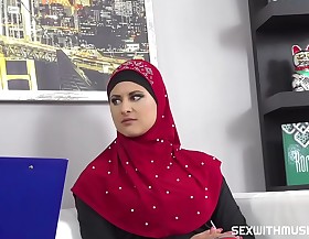 Lawyer lodges for awe-inspiring muslim pussy